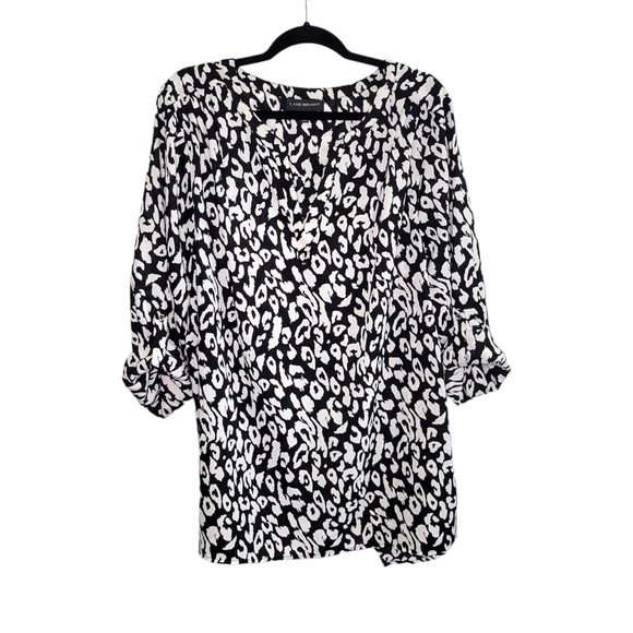 Lane Bryant Black & White Animal Print Split Back Flowy Blouse Top Size 18/20 - Picture 2 of 12